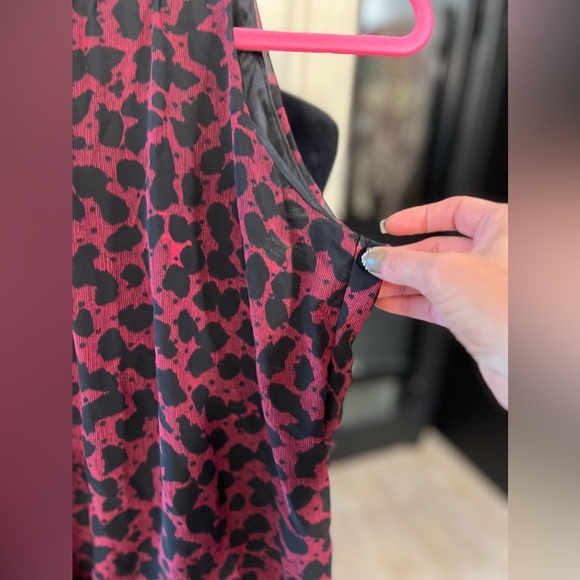 🖤🖤NWT-EXPRESS BURGUNDY AND BLACK HALTER TOP SZ S🖤🖤 - Picture 3 of 10